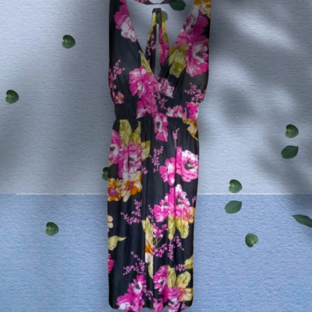 🎀😄😄low start😄😄🎀Black and Pink Floral Sheng Da Dress, Size Small